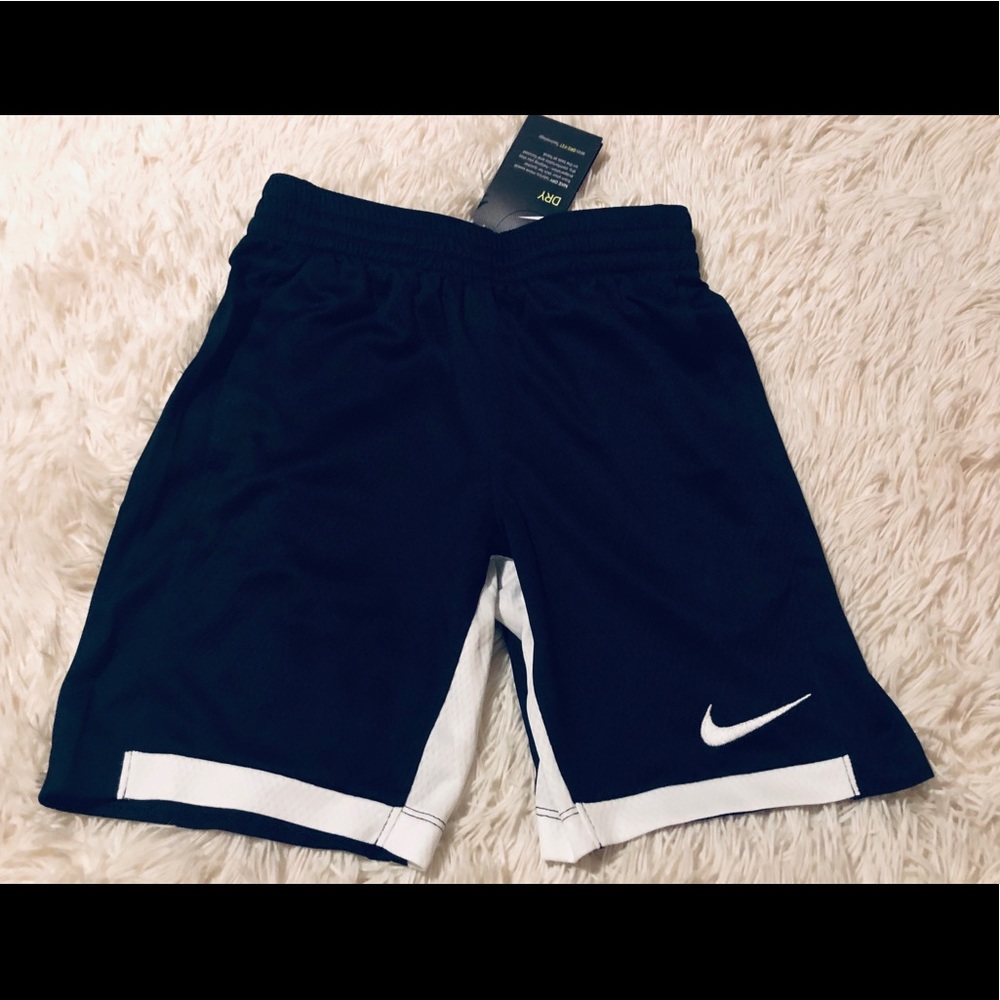 🌟Nike Dri-Fit Shorts ( B & W ) ⚡️Sz. Small ☀️